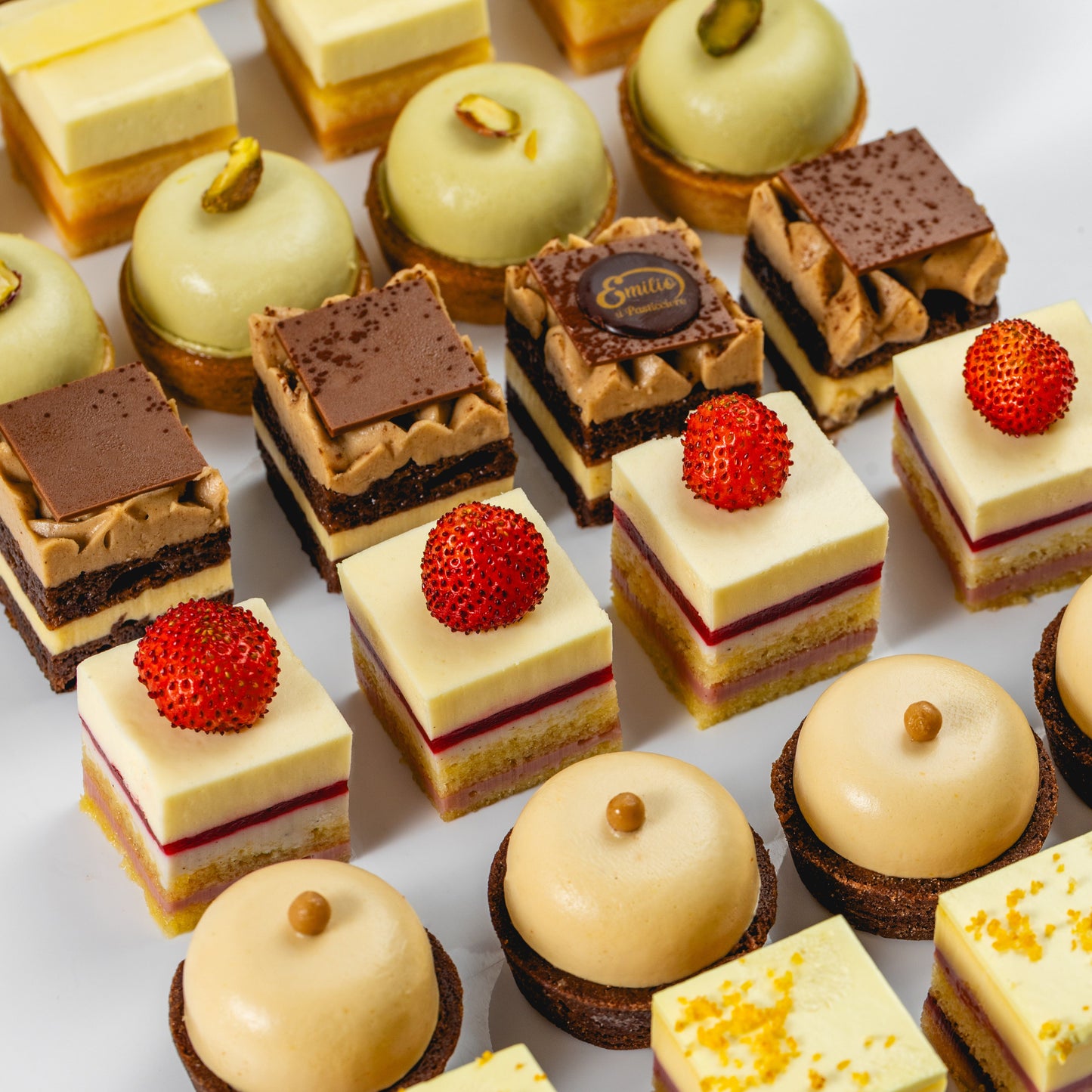 La mignon moderna di Emilio è un piccolo capolavoro di pasticceria contemporanea.